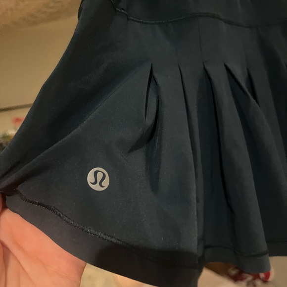 LULULEMON pleated skirt - Picture 2 of 6
